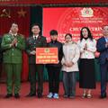 Công an xã Hoằng Phú nhận đỡ đầu trẻ em có hoàn cảnh đặc biệt khó khăn - việc làm nhỏ, ý nghĩa lớn