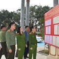 Đại tá Trịnh Văn Giang, Phó Giám đốc Công an tỉnh kiểm tra công tác bảo đảm ANTT, phục vụ bầu cử.