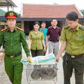 Công an xã Như Thanh phối hợp tiếp nhận và thả cá thể trăn đất quý hiếm về môi trường tự nhiên