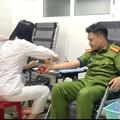 Cán bộ Công an xã Triệu Sơn kịp thời hiến máu cứu người