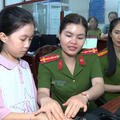 Công an phường Hàm Rồng “xuyên lễ” cấp tài khoản định danh điện tử cho học sinh dưới 14 tuổi