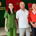 Công an phường Nguyệt Viên hỗ trợ người dân trao trả 500 triệu đồng chuyển nhầm