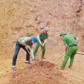 Công an xã Nam Xuân chung tay giúp hộ dân khắc phục hậu quả thiên tai, sớm ổn định cuộc sống