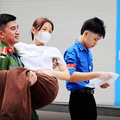 Công an xã Yên Định hỗ trợ thí sinh mới mổ ruột thừa vào phòng thi kịp thời