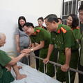 Thắp sáng nghĩa tình tháng Bảy