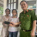 Công an phường Sầm Sơn biểu dương hành động đẹp của các em nhỏ