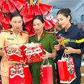Đong đầy yêu thương trong từng gói quà Trung thu gửi về vùng cao