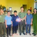Công an xã Thiệu Hóa đã tổ chức thăm hỏi, trao tặng quà Trung thu cho 3 cháu có hoàn cảnh khó khăn trên địa bàn