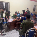 Công an xã Vĩnh Lộc hỗ trợ Nhân dân tích hợp thông tin Giấy chứng nhận quyền sử dụng đất trên ứng dụng VNeID