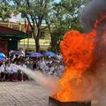 1700 học sinh, giáo viên và người dân trải nghiệm kỹ năng chữa cháy và cứu nạn cứu hộ.