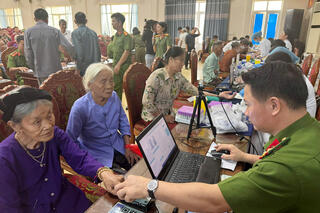 <a href="/tin-tuc-su-kien/tin-hoat-dong" title="Tin hoạt động" rel="dofollow">Tin hoạt động</a>
