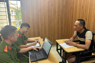 <a href="/tin-tuc-su-kien/tin-an-ninh-trat-tu" title="Tin An ninh trật tự" rel="dofollow">Tin An ninh trật tự</a>