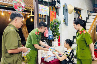 <a href="/tin-tuc-su-kien/tin-hoat-dong" title="Tin hoạt động" rel="dofollow">Tin hoạt động</a>