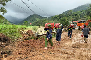 <a href="/tin-tuc-su-kien/tin-hoat-dong" title="Tin hoạt động" rel="dofollow">Tin hoạt động</a>