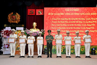 <a href="/tin-tuc-su-kien/tin-hoat-dong" title="Tin hoạt động" rel="dofollow">Tin hoạt động</a>