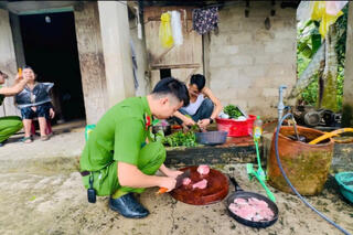 <a href="/tin-tuc-su-kien/huong-ve-co-so2" title="Phong trào toàn dân bảo vệ ANTQ" rel="dofollow">Phong trào toàn dân bảo vệ ANTQ</a>