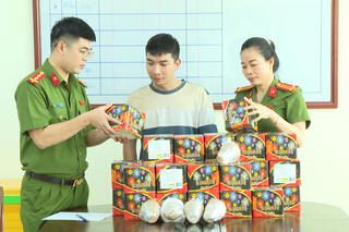 <a href="/tin-tuc-su-kien/tin-an-ninh-trat-tu" title="Tin An ninh trật tự" rel="dofollow">Tin An ninh trật tự</a>