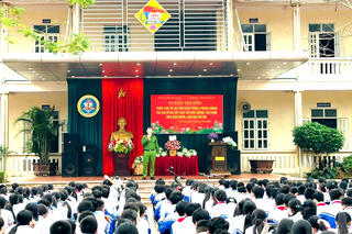 <a href="/tin-tuc-su-kien/huong-ve-co-so2" title="Phong trào toàn dân bảo vệ ANTQ" rel="dofollow">Phong trào toàn dân bảo vệ ANTQ</a>