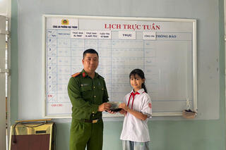 <a href="/tin-tuc-su-kien/tin-hoat-dong" title="Tin hoạt động" rel="dofollow">Tin hoạt động</a>