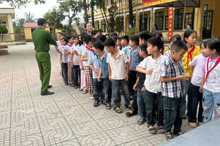 <a href="/tin-tuc-su-kien/tin-hoat-dong" title="Tin hoạt động" rel="dofollow">Tin hoạt động</a>