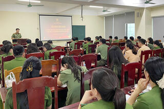 <a href="/tin-tuc-su-kien/tin-hoat-dong" title="Tin hoạt động" rel="dofollow">Tin hoạt động</a>