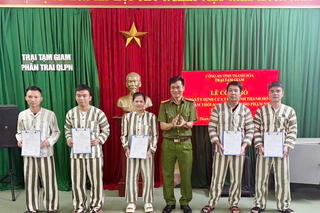 <a href="/tin-tuc-su-kien/tin-hoat-dong" title="Tin hoạt động" rel="dofollow">Tin hoạt động</a>