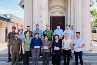 <a href="/tin-tuc-su-kien/tin-hoat-dong" title="Tin hoạt động" rel="dofollow">Tin hoạt động</a>