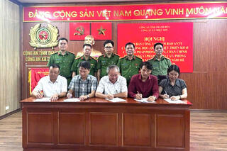 <a href="/tin-tuc-su-kien/tin-hoat-dong" title="Tin hoạt động" rel="dofollow">Tin hoạt động</a>