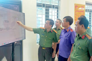 <a href="/tin-tuc-su-kien/tin-an-ninh-trat-tu" title="Tin An ninh trật tự" rel="dofollow">Tin An ninh trật tự</a>