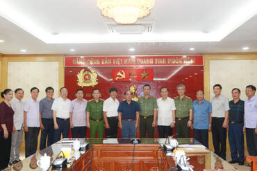 <a href="/tin-tuc-su-kien/tin-hoat-dong" title="Tin hoạt động" rel="dofollow">Tin hoạt động</a>