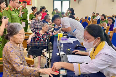 <a href="/tin-tuc-su-kien/tin-hoat-dong" title="Tin hoạt động" rel="dofollow">Tin hoạt động</a>