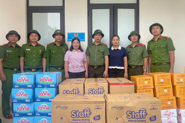 <a href="/tin-tuc-su-kien/tin-hoat-dong" title="Tin hoạt động" rel="dofollow">Tin hoạt động</a>