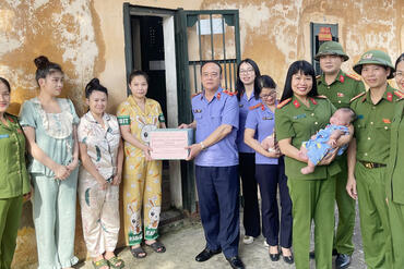<a href="/tin-tuc-su-kien/tin-hoat-dong" title="Tin hoạt động" rel="dofollow">Tin hoạt động</a>