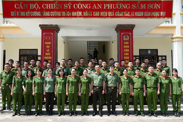 <a href="/tin-tuc-su-kien/tin-hoat-dong" title="Tin hoạt động" rel="dofollow">Tin hoạt động</a>