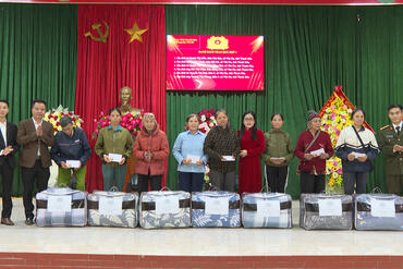 <a href="/tin-tuc-su-kien/tin-hoat-dong" title="Tin hoạt động" rel="dofollow">Tin hoạt động</a>