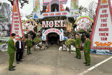 <a href="/tin-tuc-su-kien/tin-hoat-dong" title="Tin hoạt động" rel="dofollow">Tin hoạt động</a>