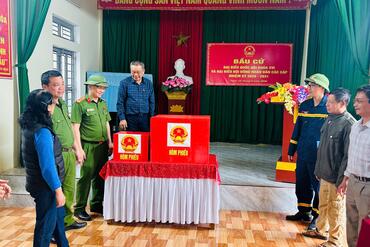 <a href="/tin-tuc-su-kien/tin-hoat-dong" title="Tin hoạt động" rel="dofollow">Tin hoạt động</a>