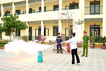 <a href="/tin-tuc-su-kien/tin-hoat-dong" title="Tin hoạt động" rel="dofollow">Tin hoạt động</a>