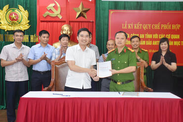 <a href="/tin-tuc-su-kien/tin-hoat-dong" title="Tin hoạt động" rel="dofollow">Tin hoạt động</a>