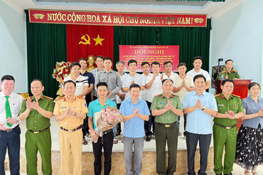 <a href="/tin-tuc-su-kien/tin-hoat-dong" title="Tin hoạt động" rel="dofollow">Tin hoạt động</a>