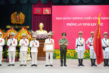 <a href="/tin-tuc-su-kien/tin-hoat-dong" title="Tin hoạt động" rel="dofollow">Tin hoạt động</a>