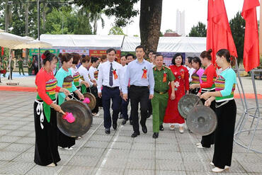 <a href="/tin-tuc-su-kien/tin-hoat-dong" title="Tin hoạt động" rel="dofollow">Tin hoạt động</a>