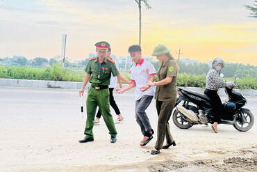 <a href="/tin-tuc-su-kien/tin-hoat-dong" title="Tin hoạt động" rel="dofollow">Tin hoạt động</a>