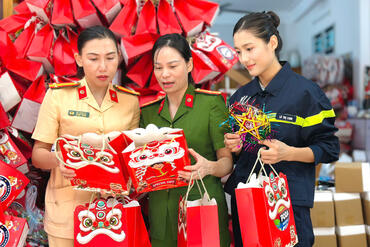 <a href="/tin-tuc-su-kien/tin-hoat-dong" title="Tin hoạt động" rel="dofollow">Tin hoạt động</a>