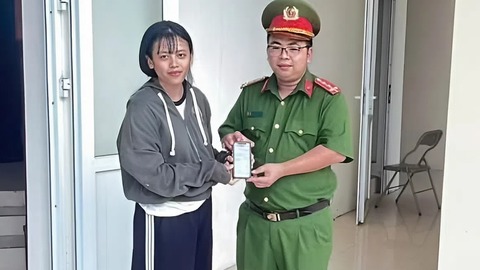 Công dân phường Ngọc Sơn trả lại gần 1,4 tỷ đồng chuyển nhầm