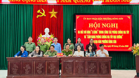 Phường Đông Sơn: Ra mắt mô hình “5 cùng” và “Cẩm nang phòng chống ma tuý học đường”