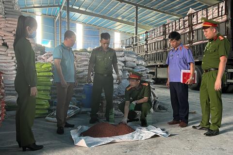 Công an thành phố Thanh Hóa khởi tố thêm 3 bị can  liên quan đến hành vi sản xuất hàng giả là phân bón