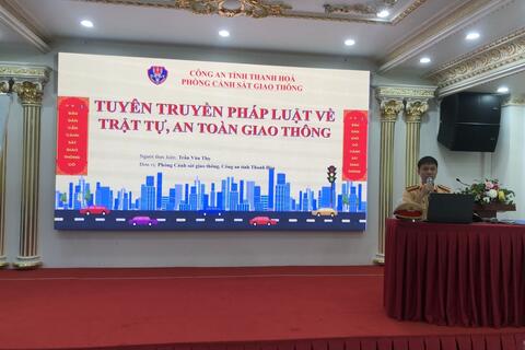 Lực lượng Cảnh sát giao thông Thanh Hoá tăng cường tuyên truyền pháp luật về trật tự, an toàn giao thông