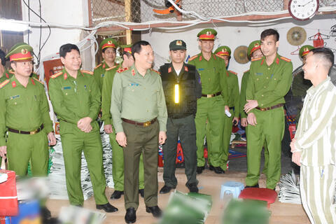 Trung tướng Lê Văn Tuyến, Thứ trưởng Bộ Công an kiểm tra công tác đặc xá năm 2025 tại Thanh Hoá