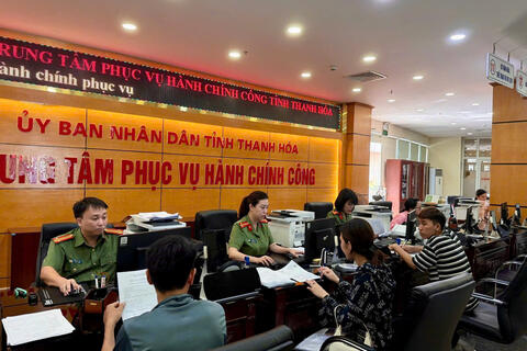 Công an tỉnh Thanh Hóa tăng tốc giải quyết hồ sơ tại bộ phận “một cửa” trước thời điểm vận hành chính quyền 2 cấp